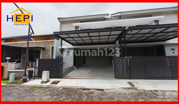 Rumah Mewah Semi Furnished di Graha Candi Golf