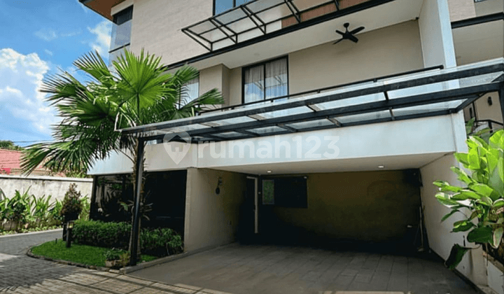 Rumah Di Cilandak Bagus Shm Lokasi Strategis