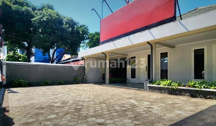 Komersial Area Menteng SHM di Menteng Rumah Butuh Minim Renovasi