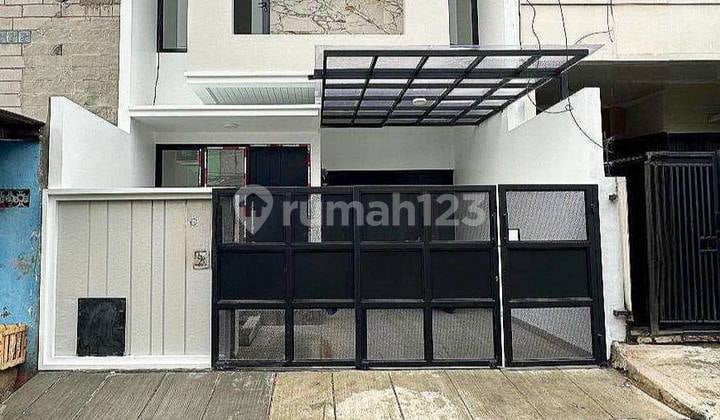 Rumah Siap Huni Di Pusat Kota Dengan Kolam Renang Pribadi Di Mampang Jakarta Selatan