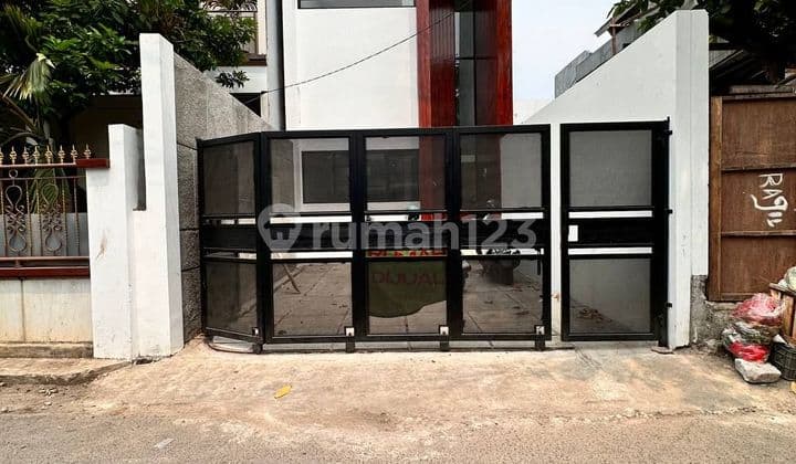 Rumah Siap Huni di Ceger Jakarta Timur Dekat Taman Mini
