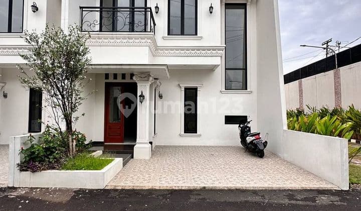Dijual Rumah Siap Huni di Jalan Utama Pondok Gede Bekasi