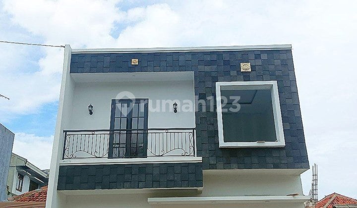 Rumah Siap Huni Di Lenteng Agung Jakarta Selatan Dekat Stasiun Kereta