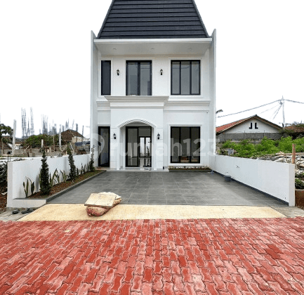 Neo Classic House At Jatibening Bekasi Near LRT Station & Toll Gate