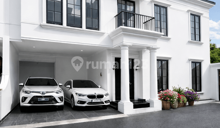 Rumah American Classic Luas dan Strategis di Cipayung Jakarta