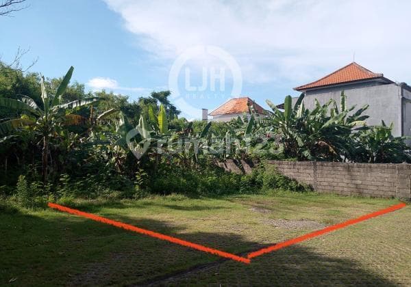 Sale! Land In Prime Location At Jimbaran, Residential Area, Suitable For Villa, Close To Jimbaran Beach, Main Road Of Uluwatu And Sidewalk Jimbaran