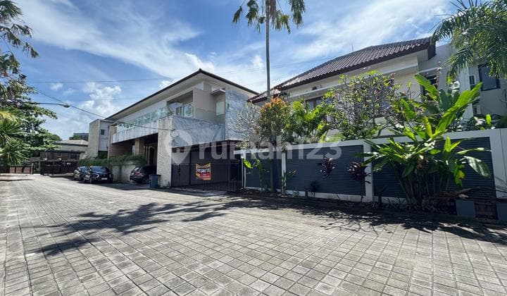 Murah & Mewah! Rumah di Bale Mansion Sunset Road, Hanya Satu !!!