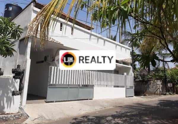 Homestay 2 Lantai Area Jimbaran, Dekat ke Pantai Balangan