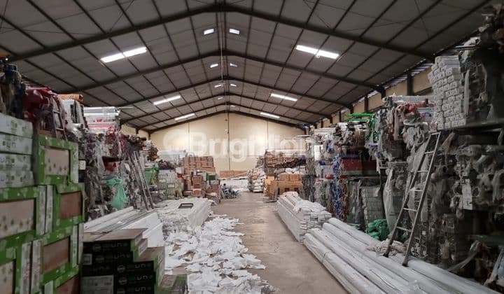 GUDANG OSOWILANGUN PERMAI DEKAT PELABUHAN