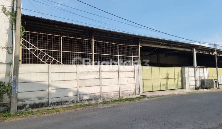 GUDANG OSOWILANGUN PERMAI DEKAT PELABUHAN