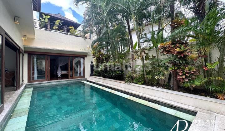 FREEHOLD 2-BEDROOM MODERN BALINESE 2-LEVEL VILLA SET WITHIN A COMPLEX