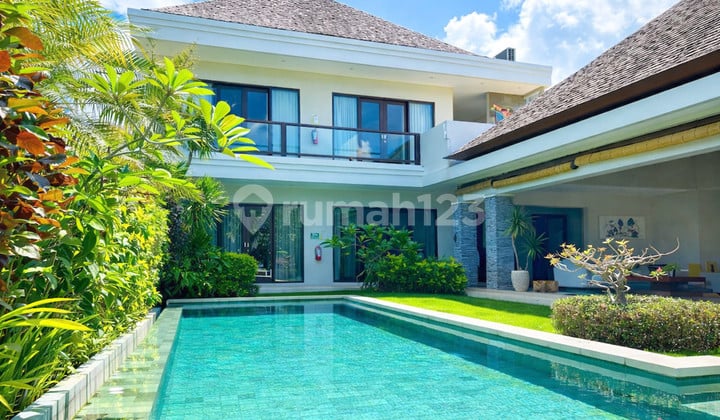 FREEHOLD 5-BEDROOM VILLA IN THE PRIME AREA OF BATU BOLONG