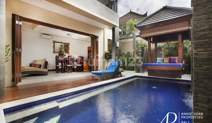 Leasehold | 3-Bedroom Villa In The Heart Of Seminyak - Prime Location
