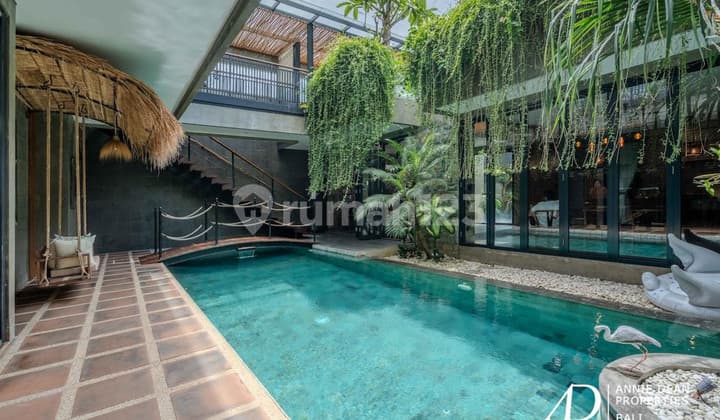 Freehold | Contemporary Tropical Villa In Prime Umalas Residential Area