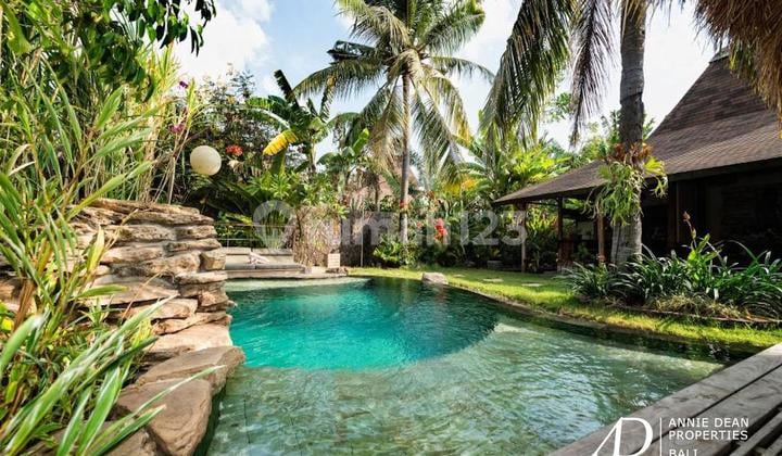 FREEHOLD JOGLO STYLE VILLA IN GILI TRAWANGAN