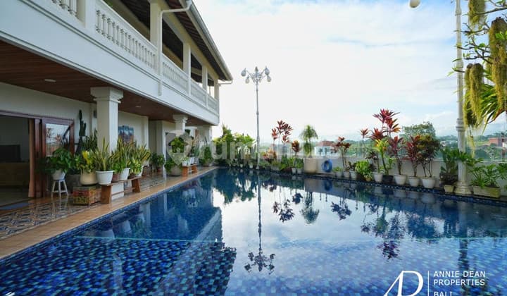 FREEHOLD COLONIAL-STYLE 6-BEDROOM VILLA WITH RICE FIELD VIEW - KABA-KABA