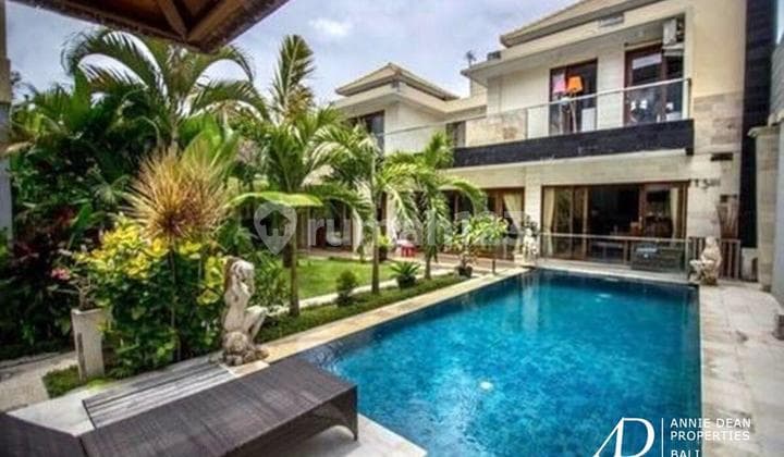 LEASEHOLD 2 & 4 BEDROOMS VILLA IN MERTANADI SEMINYAK