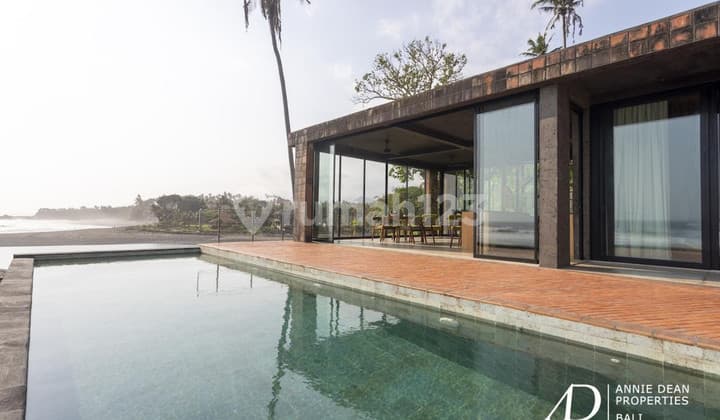 Freehold | Beachfront Modern Industrial-Style Villa In Balian
