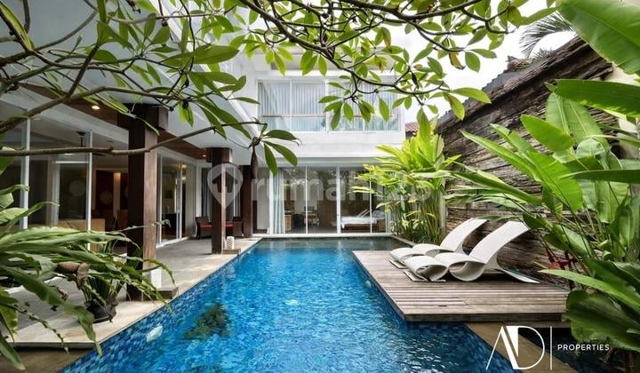 Freehold | Prime Seminyak 4-Bedroom Villa Within Gated Community