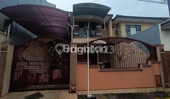 Lebak Indah Regency 2-Story House Ready to Occupy in Good Condition. Lebak Indah Regency 2-Story House Ready to Occupy in Good Condition.