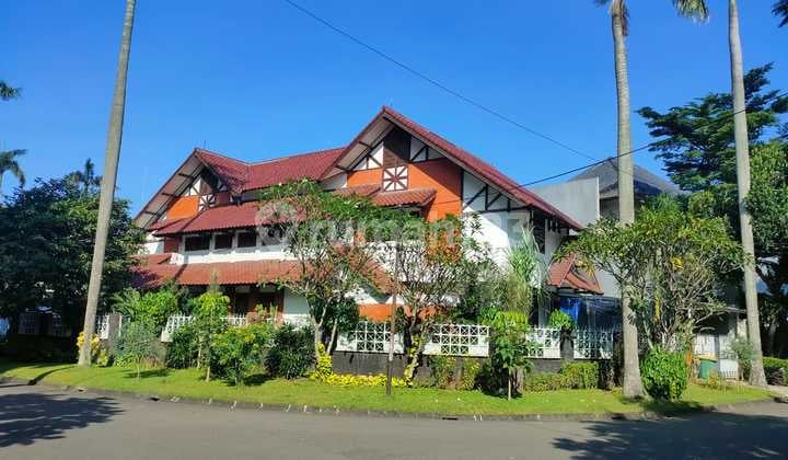 Rumah Bagus Siap Huni Asri dgn Pool di Jl Duta Indah, Pondok Indah, Jakarta Selatan