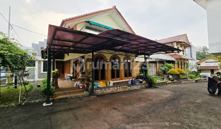 Rumah Bagus Siap Huni ada Kolam Renang di Jl Sandra Puri, Cimanggis, Depok, Jawa Barat