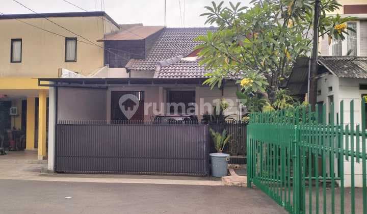 Rumah Bagus Siap Huni Asri di Jl Kenari, Bintaro Jaya, Sektor 2, Tangerang Selatan