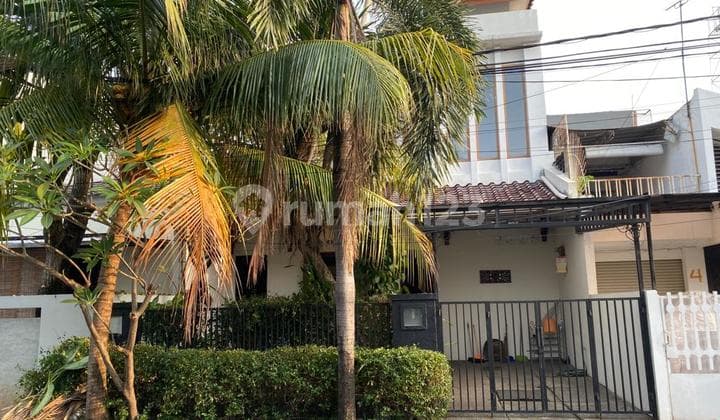 Rumah Bagus Terawat Siap Huni dan Asri di Pondok Indah, Jakarta Selatan