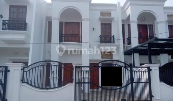 Rumah Mewah di Duren Sawit Jakarta Timur