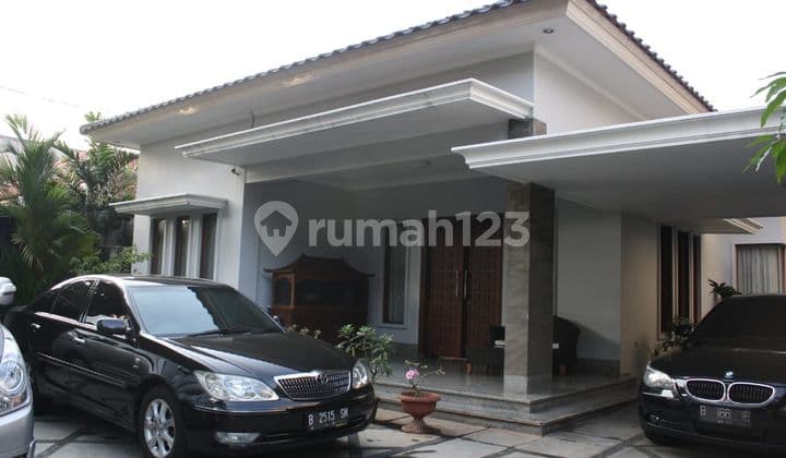 Rumah Cantik Dan Asri Dikawasan Elite