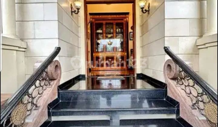Rumah Mewah Di Perumahan Dekat Tugu Pancoran Dan Stasiun Lrt