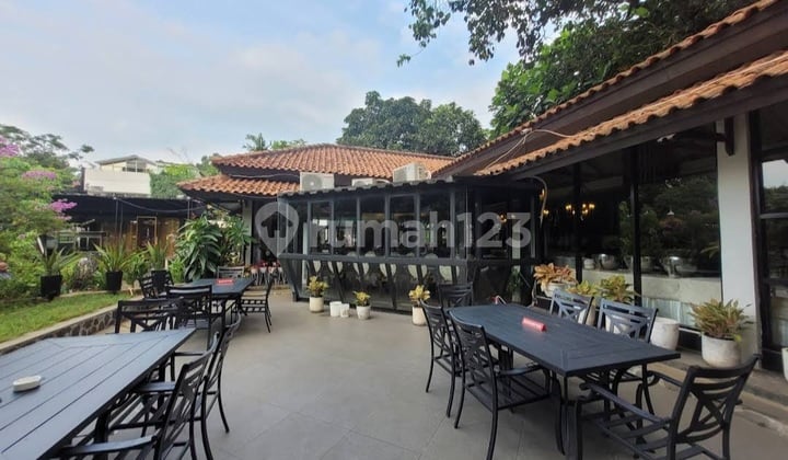 Restaurant and Padel Court in the Kemang Area.