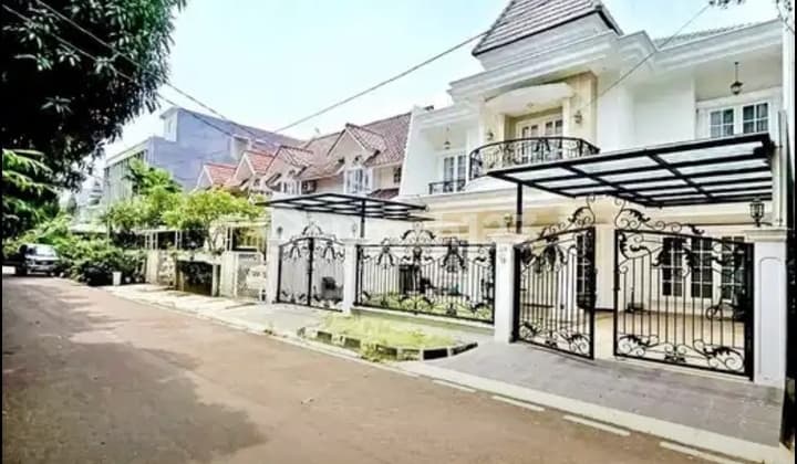 Rumah Bagus Siap Huni American Classic Style