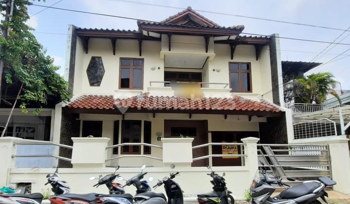 Rumah Asri Layak Huni di Pondok Indah