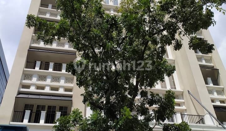 Office Building + Luxury Condotel Near Hotel Indonesia Circle