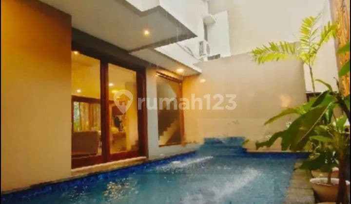 Rumah Cantik Lokasi Sangat Strategis Dekat Tol Gate Pondok Indah