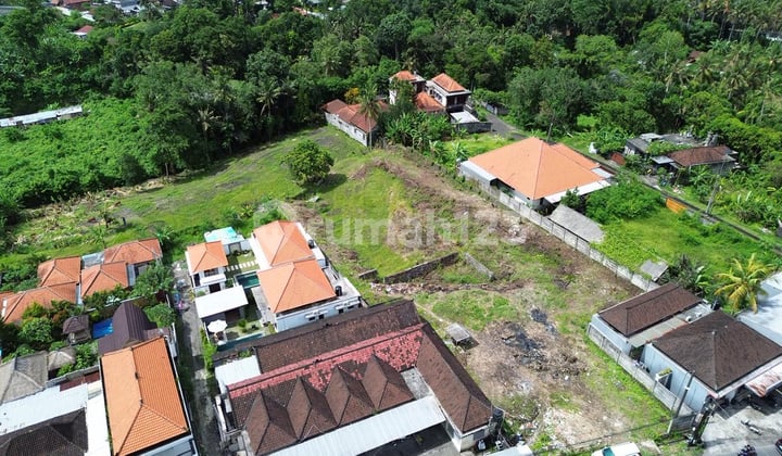 Land on Jalan Raya Munggu Kapal Yellow Zone / Settlement