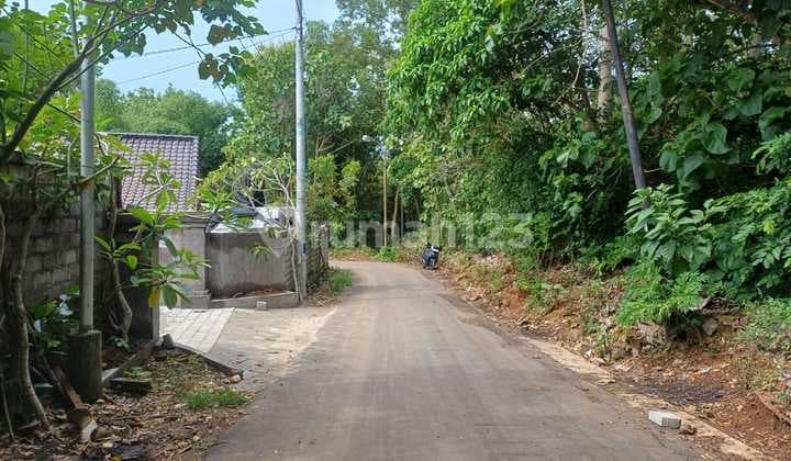 Tanah Dekat Pantai Nunggalan Uluwatu Pecatu Zona Campuran