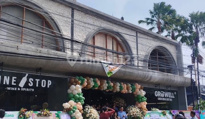 Ruko Lantai 2 di Jalan Raya Batubelig Seminyak