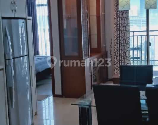 Sewa Apartemen Thamrin Residence 2 Bedroom Lantai Rendah Furnished