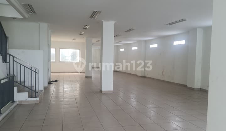 Sewa Ruko Tiga Lantai A Yani Siap Pakai Lokasi Istimewa