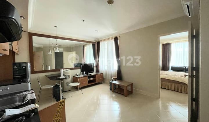 Sewa Apartemen Batavia 1 Bedroom Lantai Tinggi Full Furnished