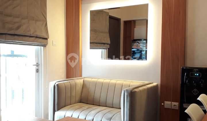 Sewa Apartemen The Archies 2 Bedroom Lantai Sedang Full Furnished