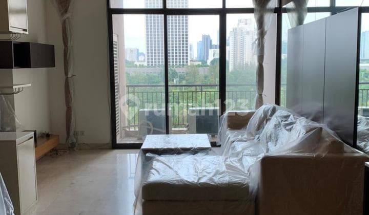 Sewa Apartemen Senayan Residence 3 Bedroom Lantai Rendah View Golf