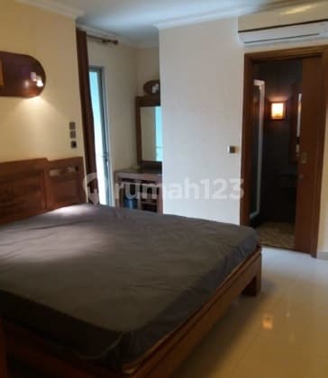 Sewa Apartemen Sahid Sudirman 2 Bedroom Lantai Tengah Furnished
