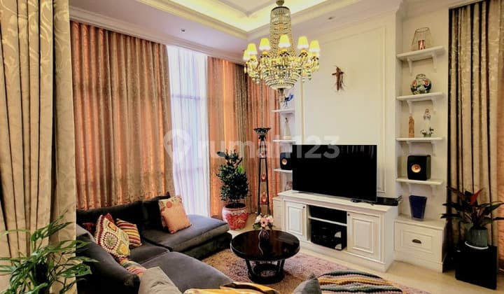 Dijual Apartemen Senopati Suites 3 Bedrooms Lantai Rendah Furnished