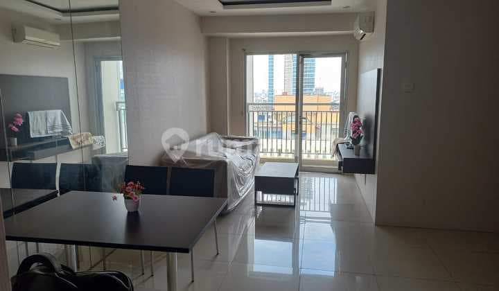 Di Sewa Kan Apartemen Cosmo Mansion 2 Bedroom Lantai Tinggi Furnished