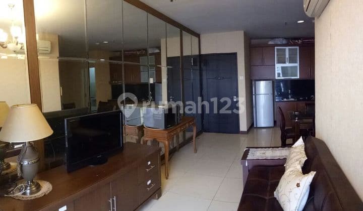 Dijual Apartemen Cosmo Mansion 2 Bedroom Lantai Tinggi Furnished