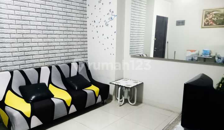 Disewakan Apartemen Cosmo Mansion 1 Bedroom Lantai Tinggi Furnished