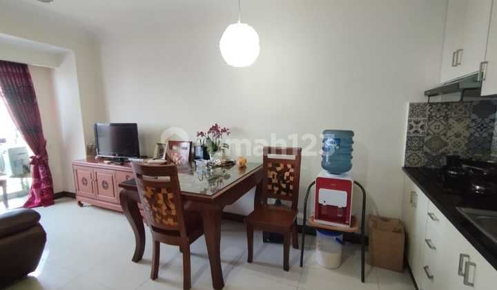 Dijual Apartemen Cosmo Mansion 2 Bedroom Lantai Tinggi Furnished